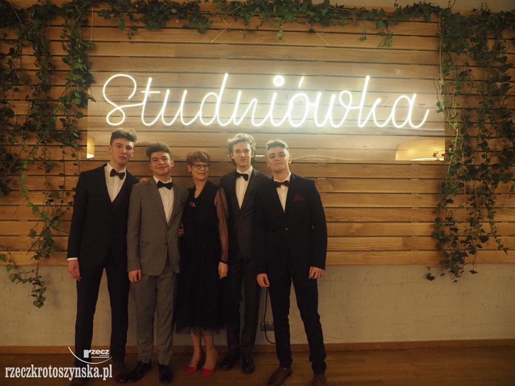 Studniówkowy bal w Kołłątaju