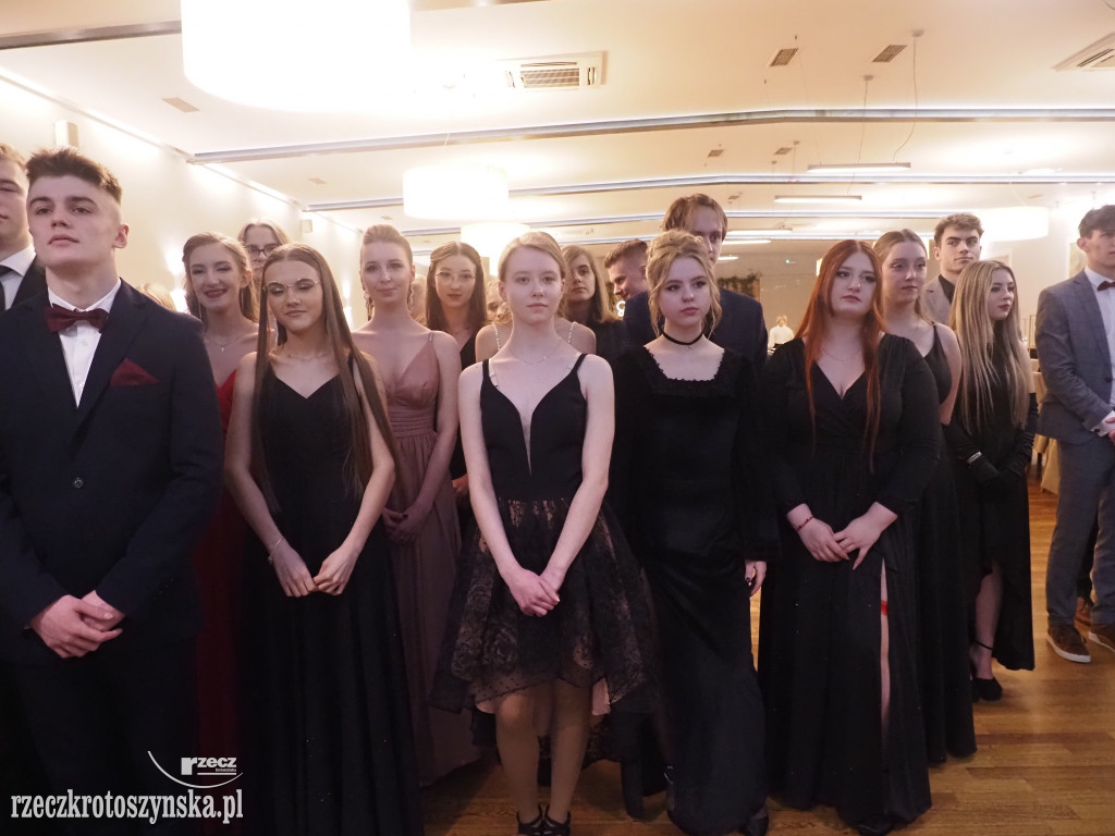 Studniówkowy bal w Kołłątaju