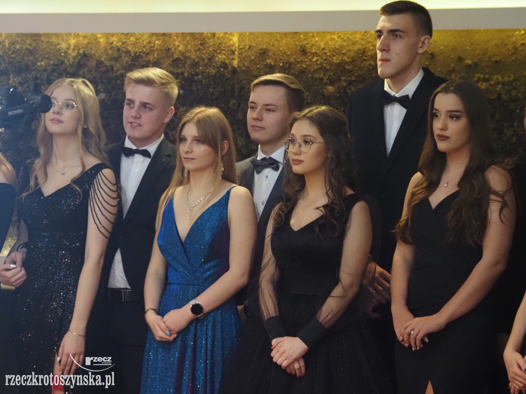Studniówkowy bal w Kołłątaju