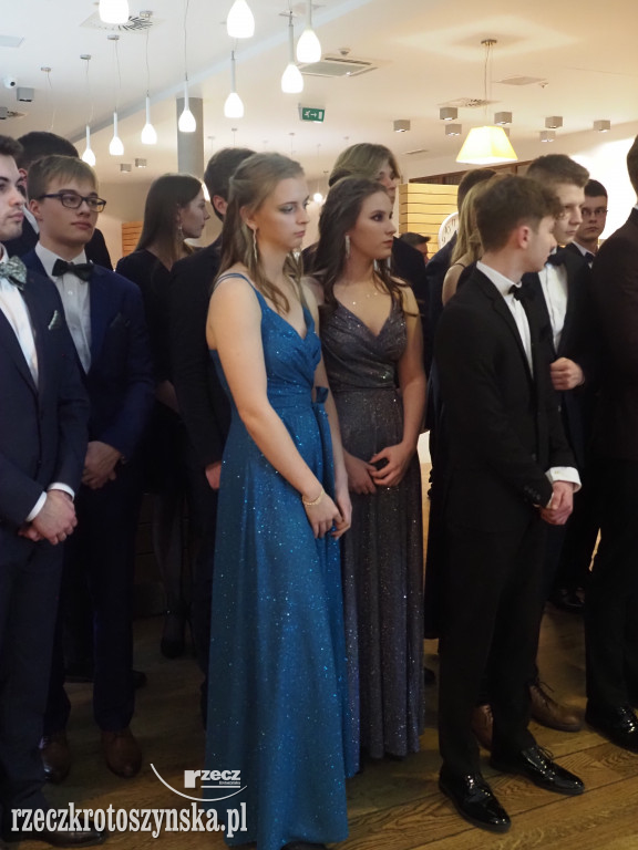 Studniówkowy bal w Kołłątaju