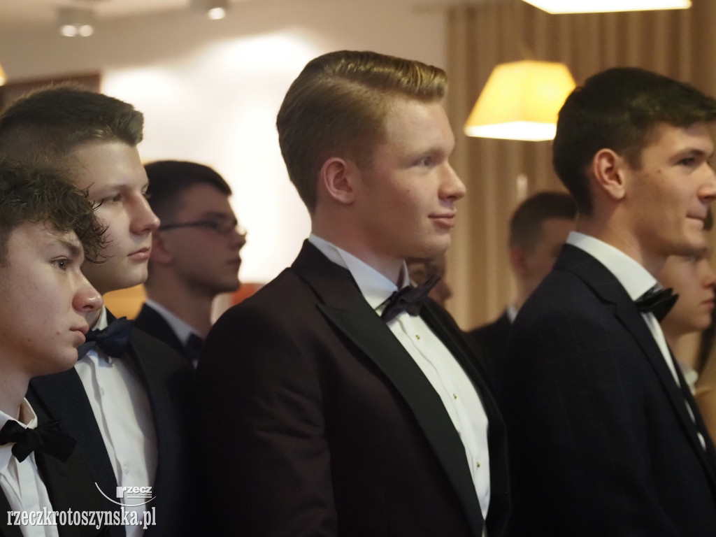 Studniówkowy bal w Kołłątaju