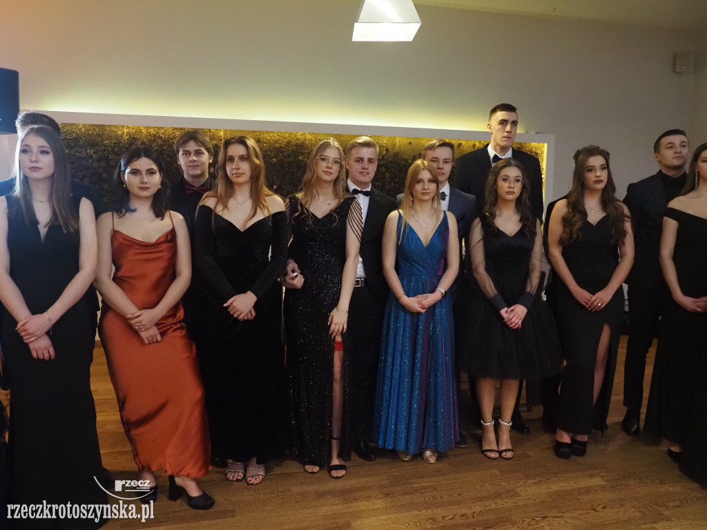 Studniówkowy bal w Kołłątaju