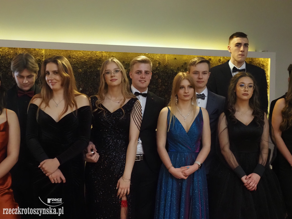 Studniówkowy bal w Kołłątaju