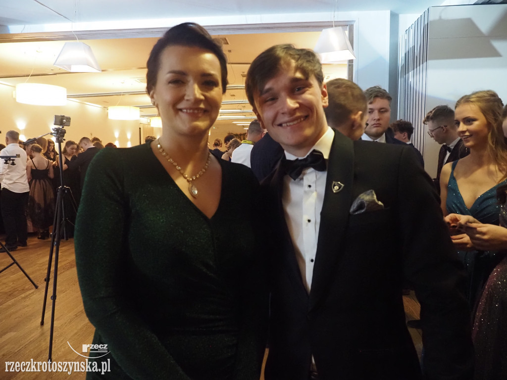 Studniówkowy bal w Kołłątaju
