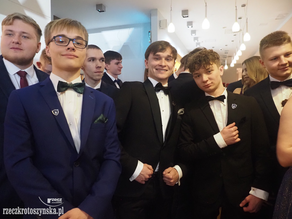 Studniówkowy bal w Kołłątaju