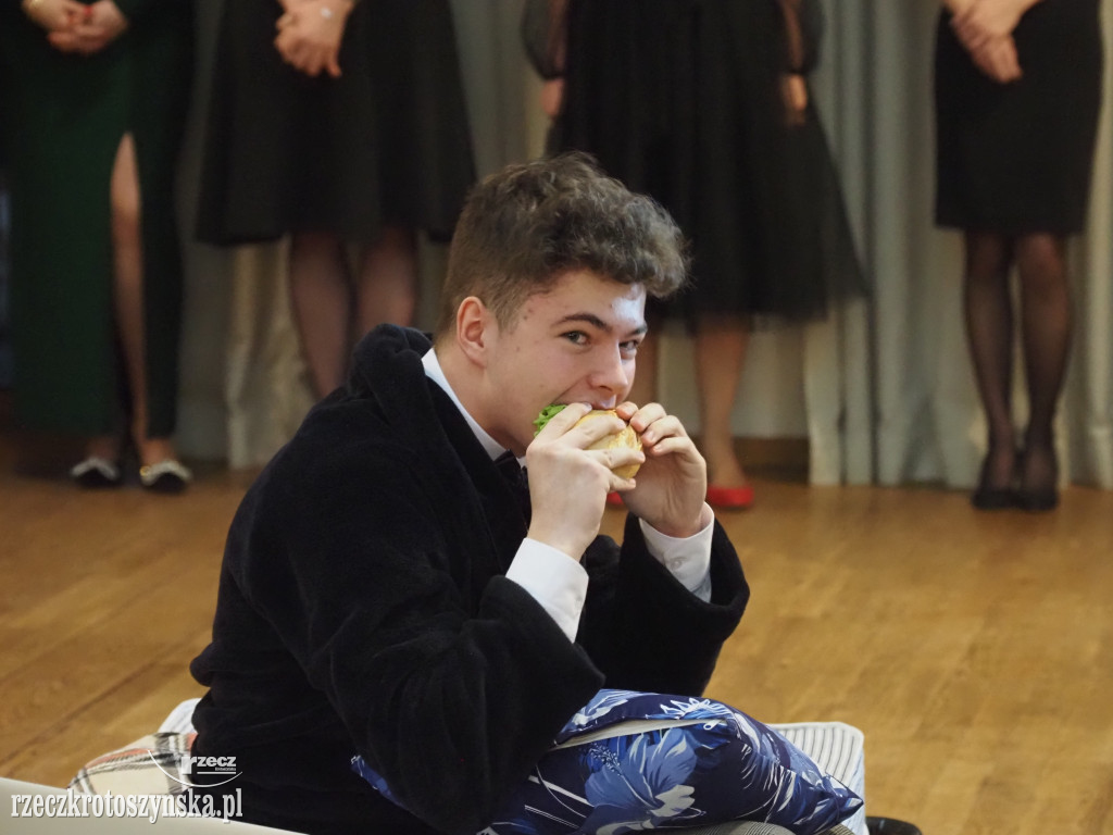 Studniówkowy bal w Kołłątaju