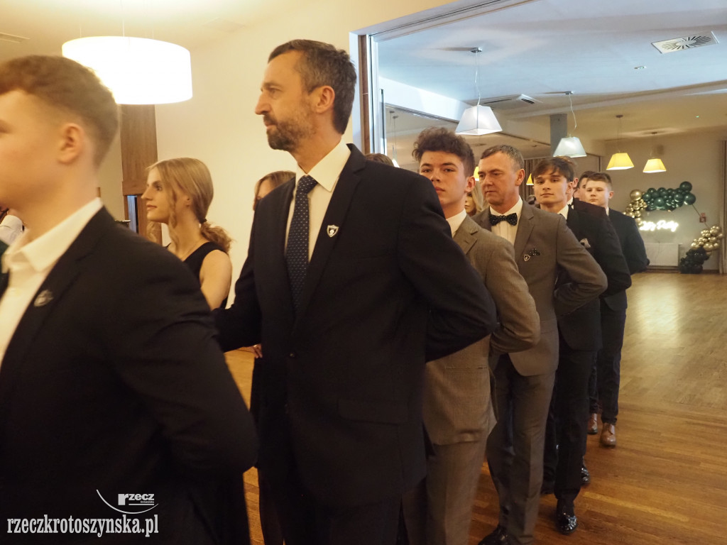 Studniówkowy bal w Kołłątaju