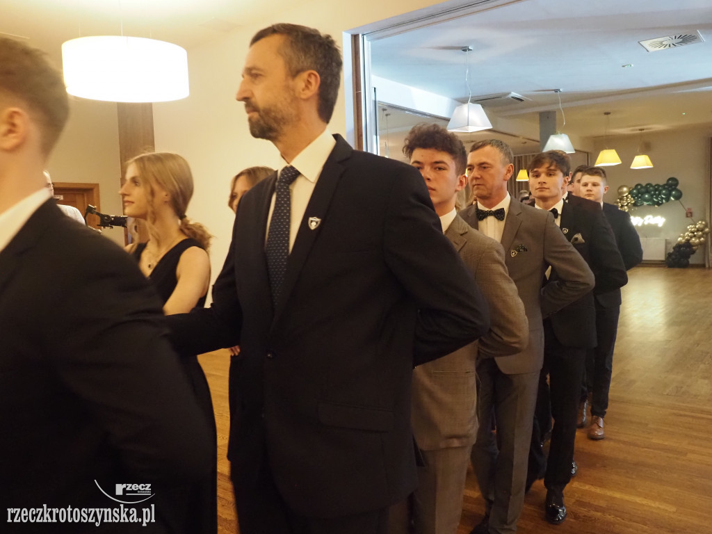 Studniówkowy bal w Kołłątaju