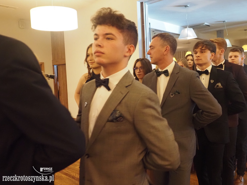 Studniówkowy bal w Kołłątaju