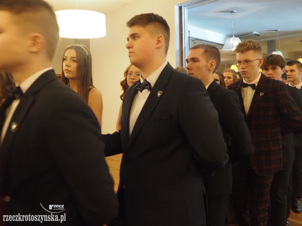 Studniówkowy bal w Kołłątaju