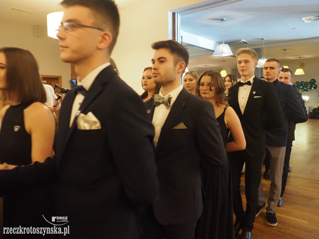 Studniówkowy bal w Kołłątaju