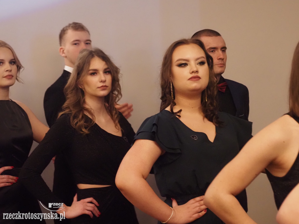Studniówkowy bal w Kołłątaju