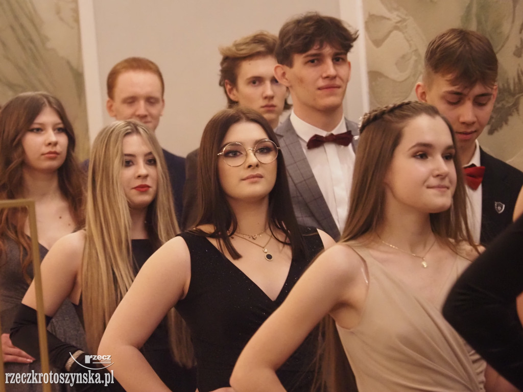 Studniówkowy bal w Kołłątaju