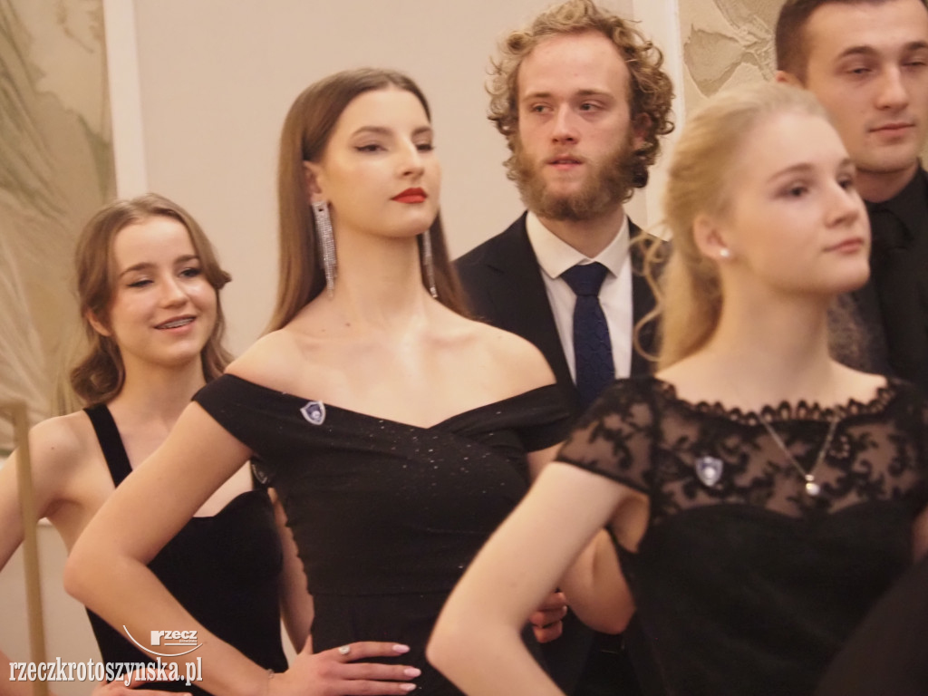 Studniówkowy bal w Kołłątaju