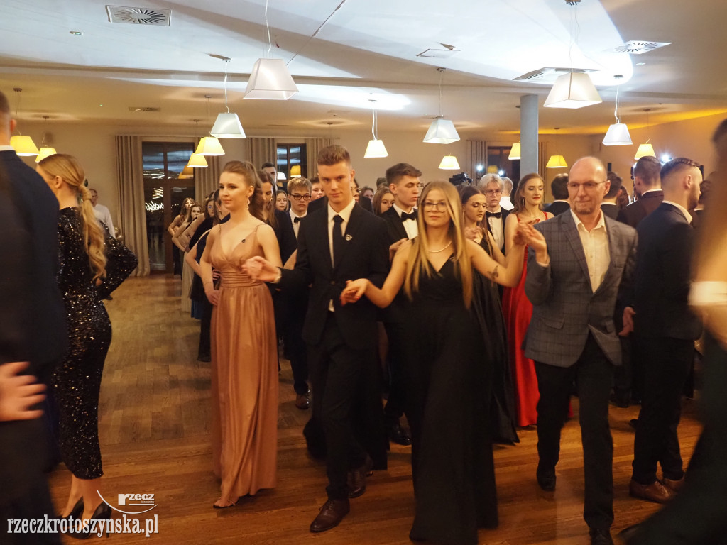 Studniówkowy bal w Kołłątaju