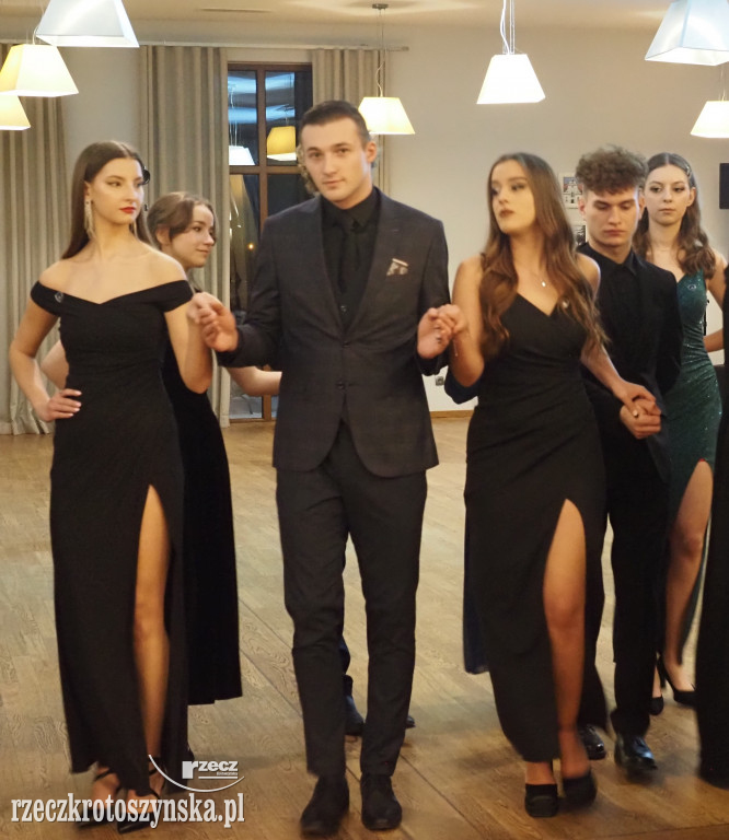 Studniówkowy bal w Kołłątaju