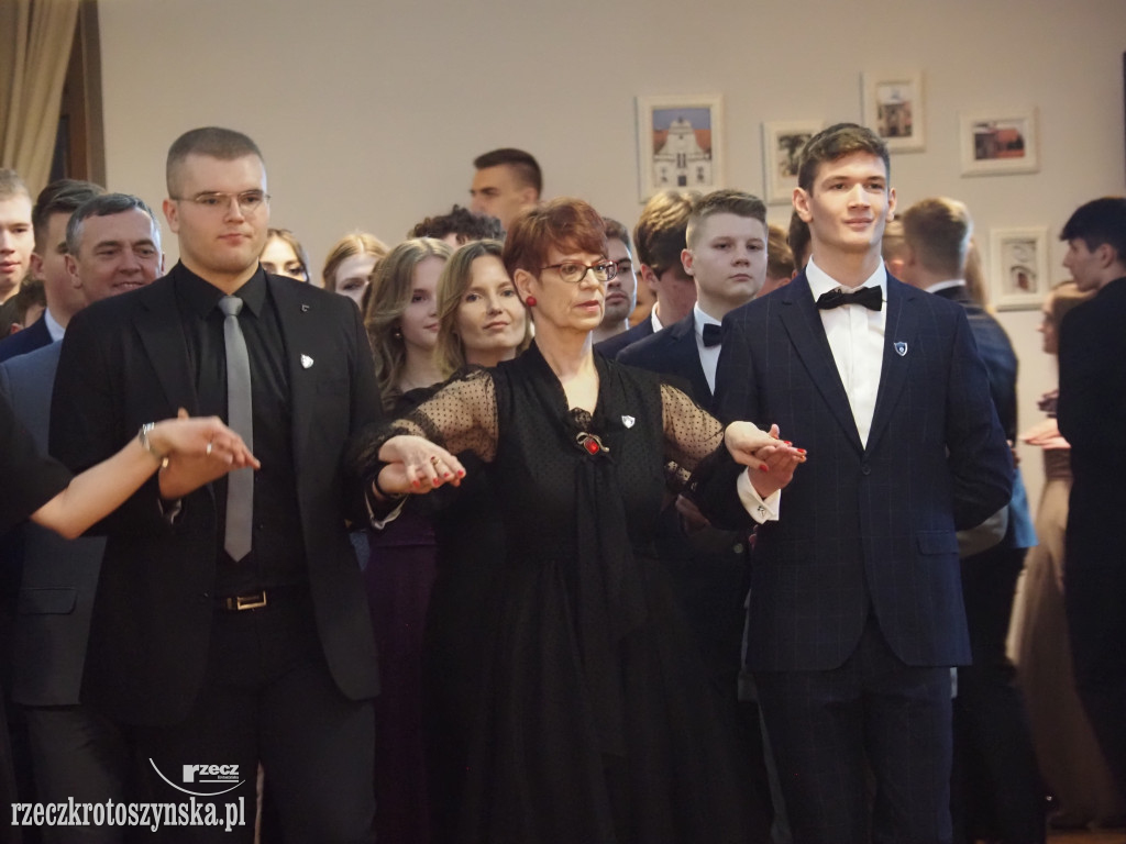 Studniówkowy bal w Kołłątaju