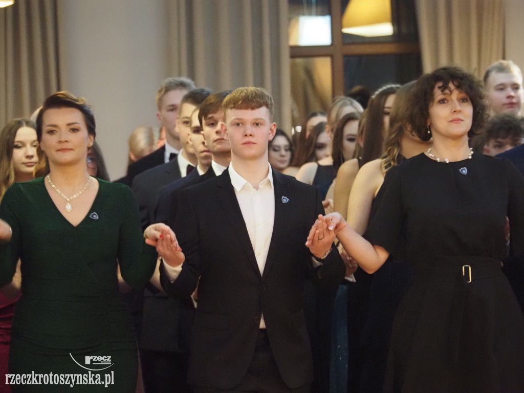 Studniówkowy bal w Kołłątaju