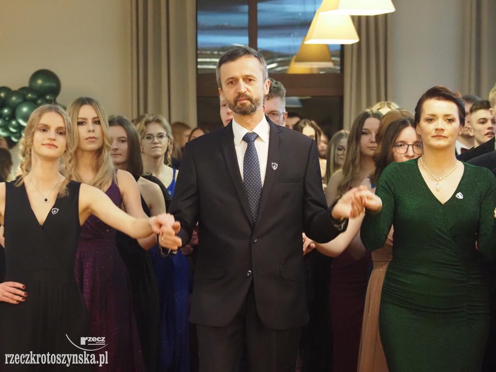 Studniówkowy bal w Kołłątaju