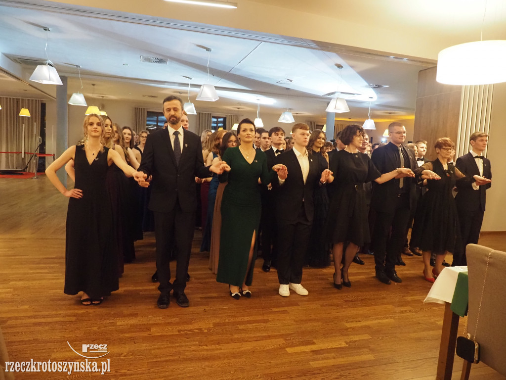 Studniówkowy bal w Kołłątaju