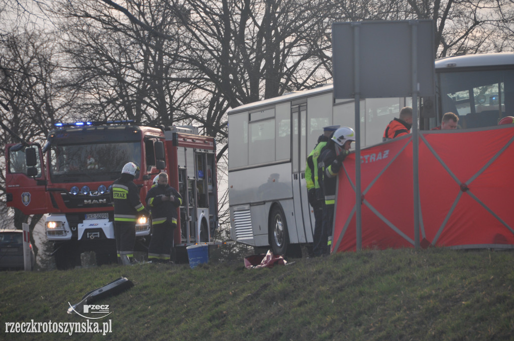 Tragiczny wypadek autobusu z osobówką