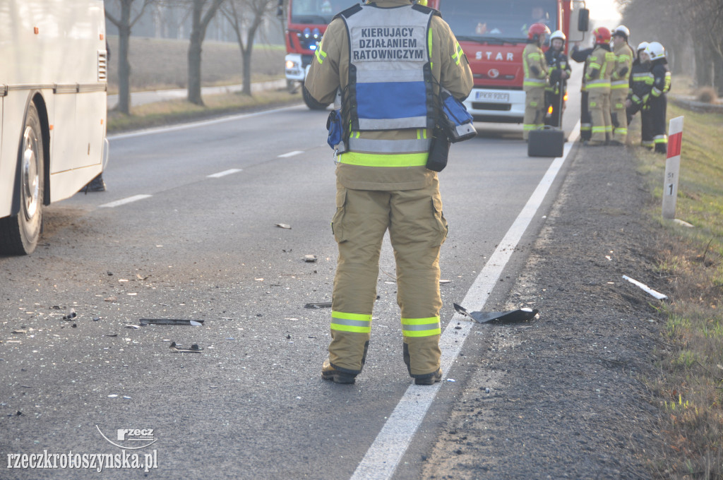 Tragiczny wypadek autobusu z osobówką