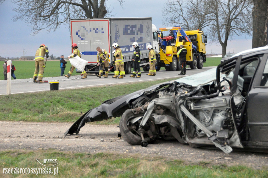 Groźny wypadek na drodze krajowej na granicy Krotoszyna