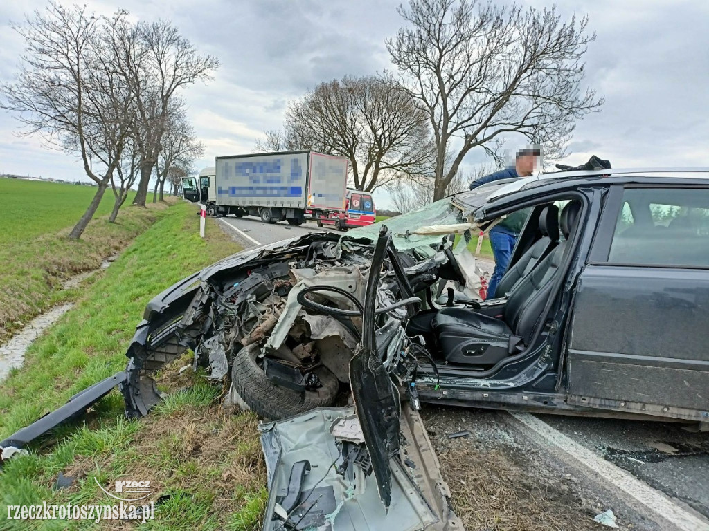 Groźny wypadek na drodze krajowej na granicy Krotoszyna