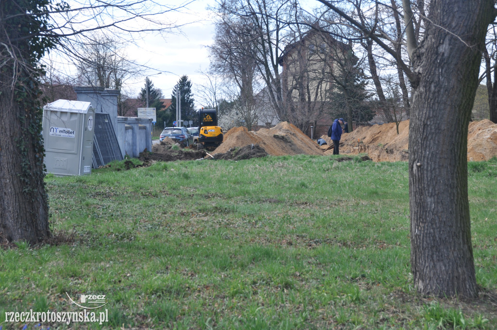 Przekopują cmentarz ewangelicki w poszukiwaniu grobu żołnierzy