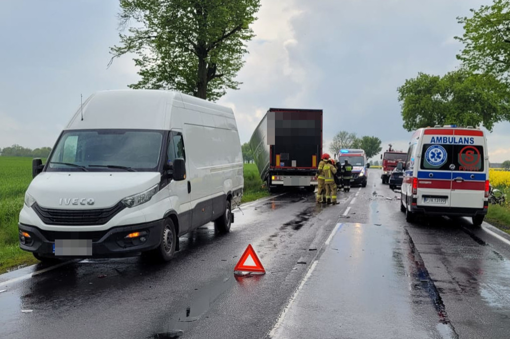 Tir wjechał w samochody stojące z powodu kolizji