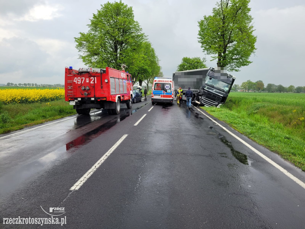 Tir wjechał w samochody stojące z powodu kolizji