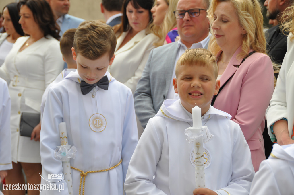 Dzieci z fary przystąpiły do I Komunii Św.