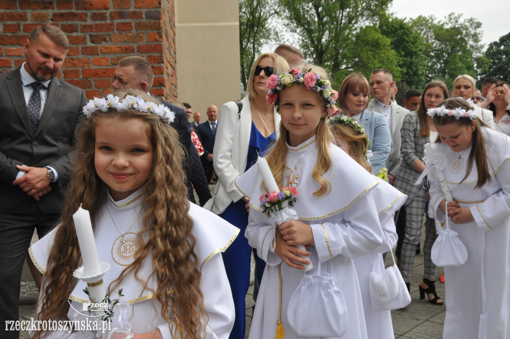 Dzieci z fary przystąpiły do I Komunii Św.