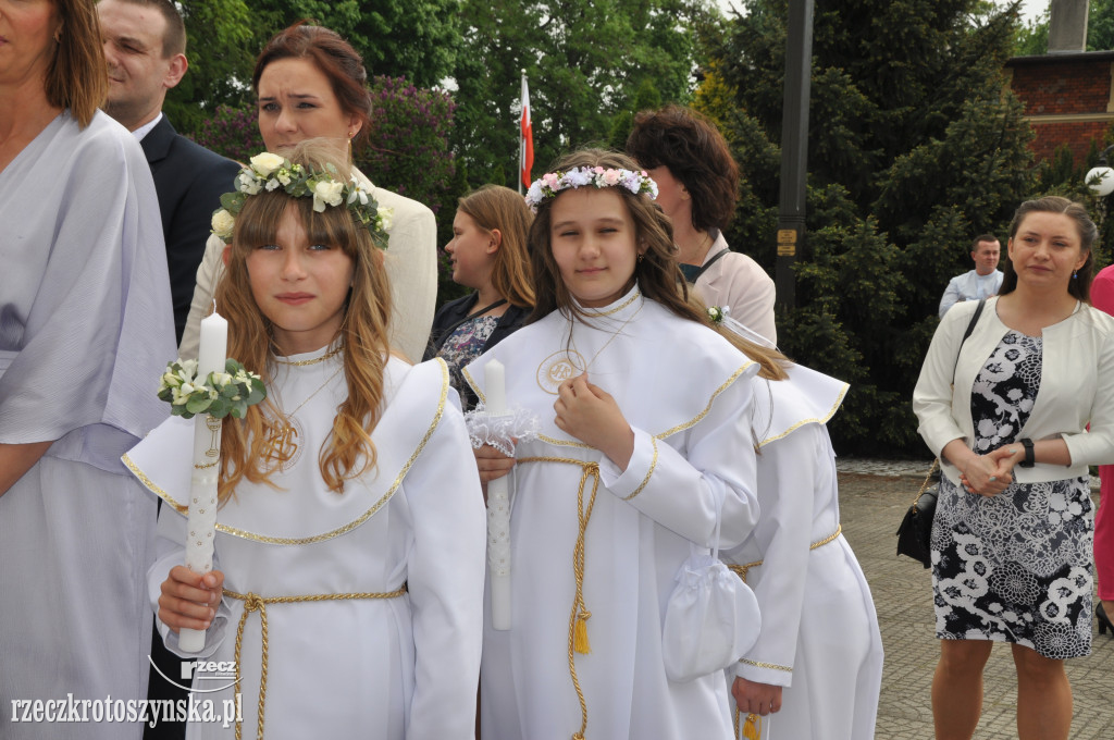 Dzieci z fary przystąpiły do I Komunii Św.