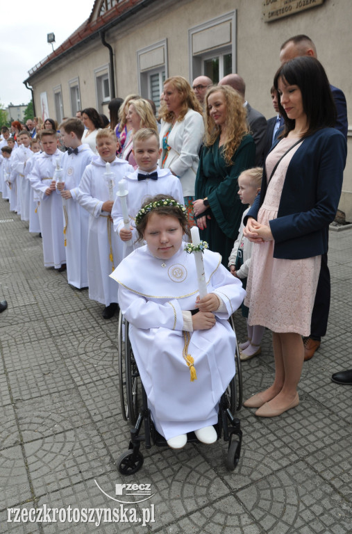 Dzieci z fary przystąpiły do I Komunii Św.