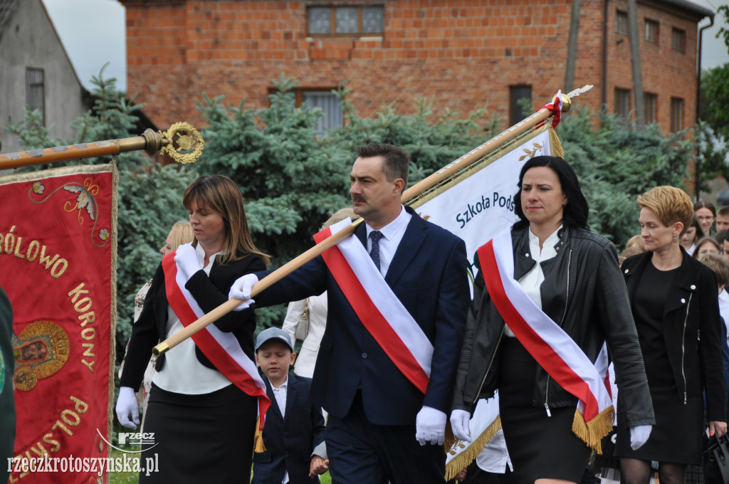 Szkole Podstawowej w Roszkach nadano imię