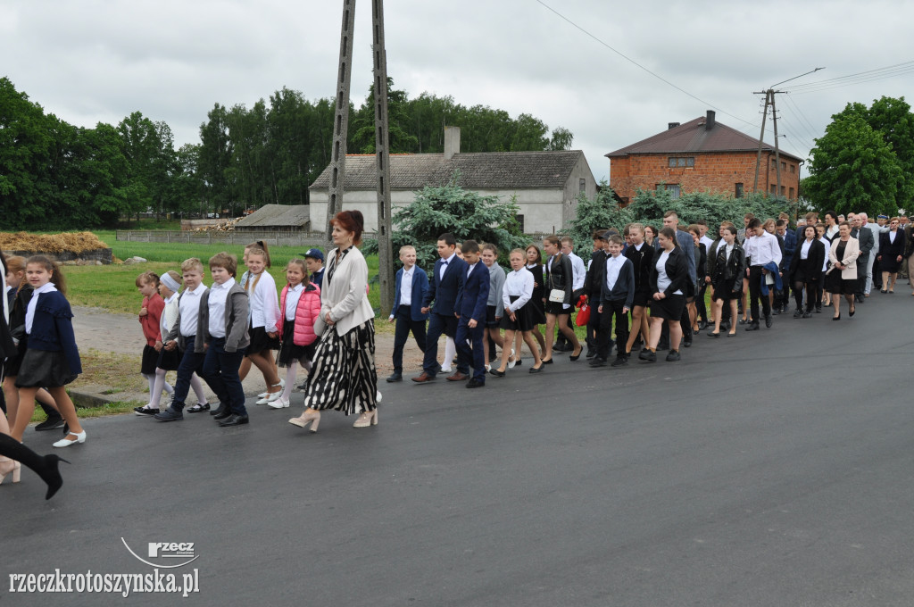Szkole Podstawowej w Roszkach nadano imię