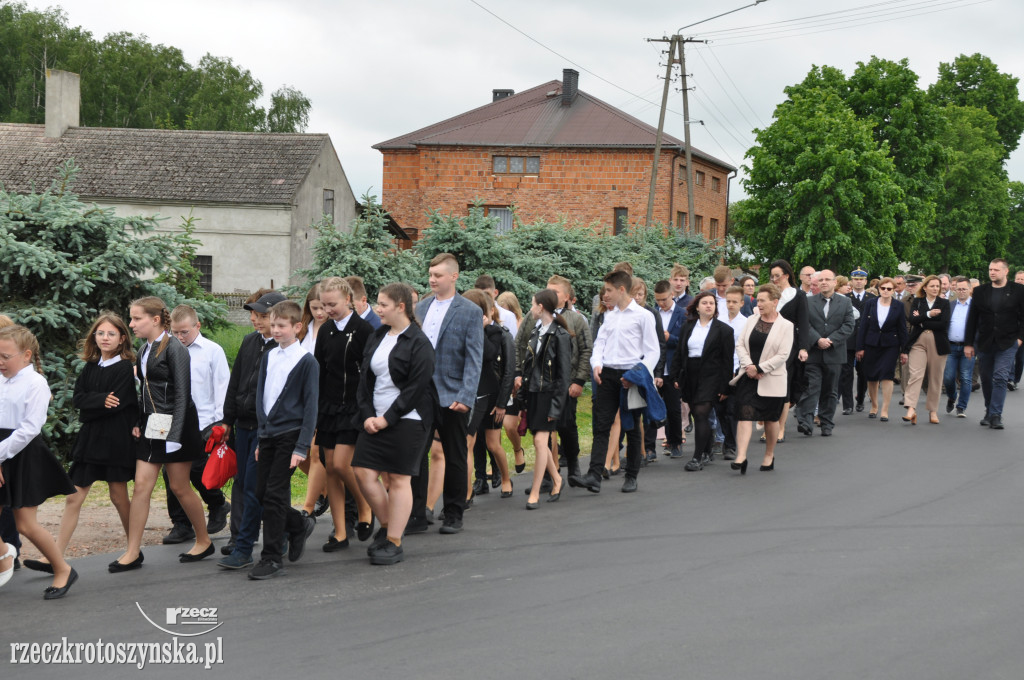 Szkole Podstawowej w Roszkach nadano imię