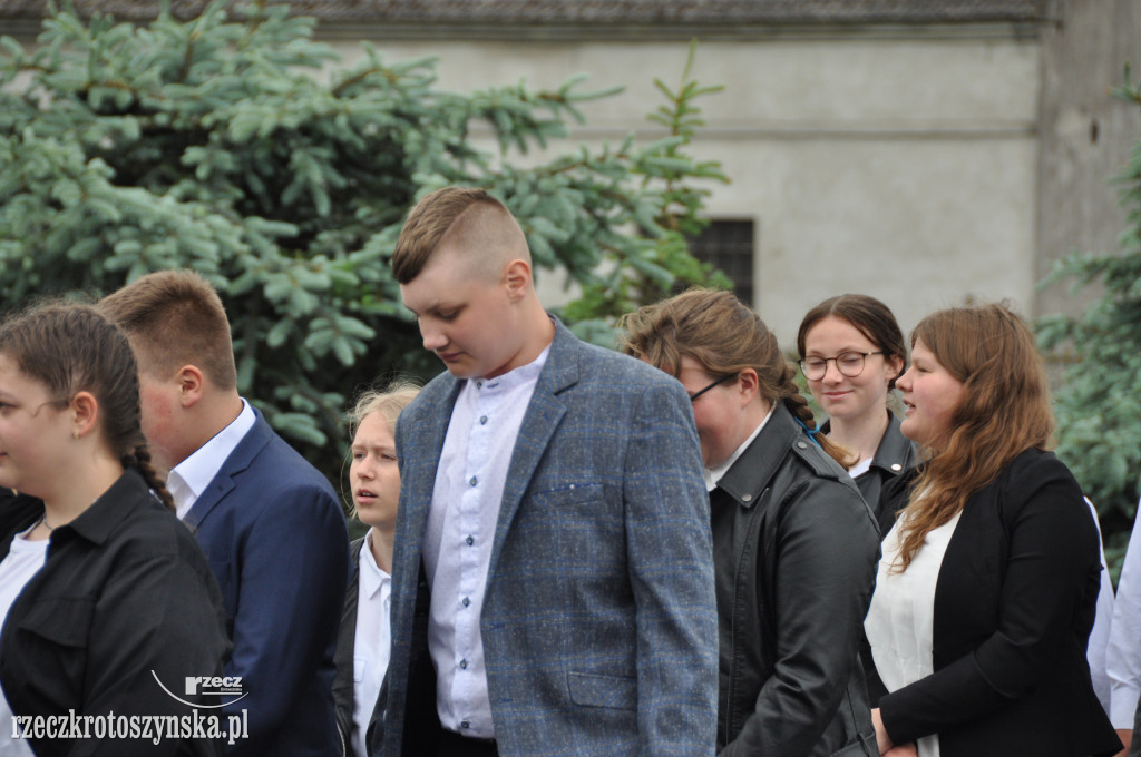 Szkole Podstawowej w Roszkach nadano imię