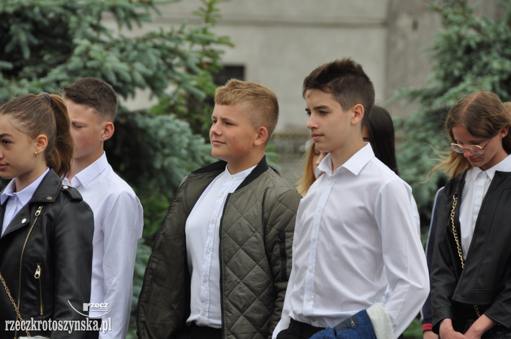 Szkole Podstawowej w Roszkach nadano imię