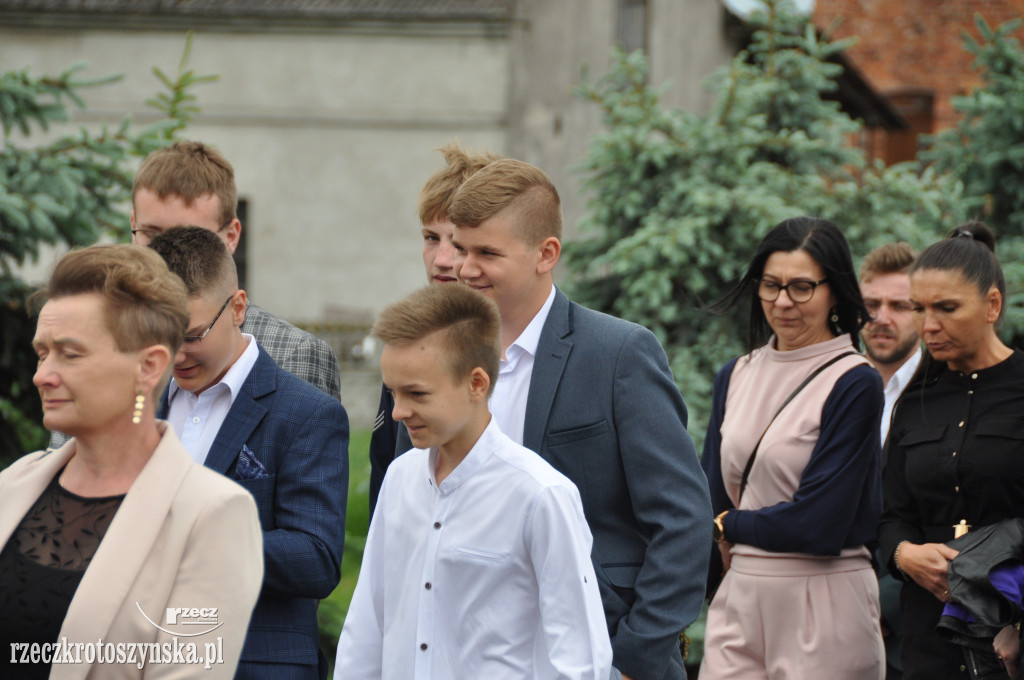 Szkole Podstawowej w Roszkach nadano imię