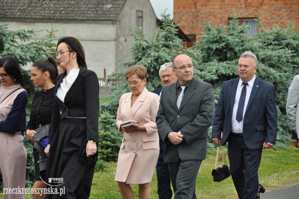 Szkole Podstawowej w Roszkach nadano imię