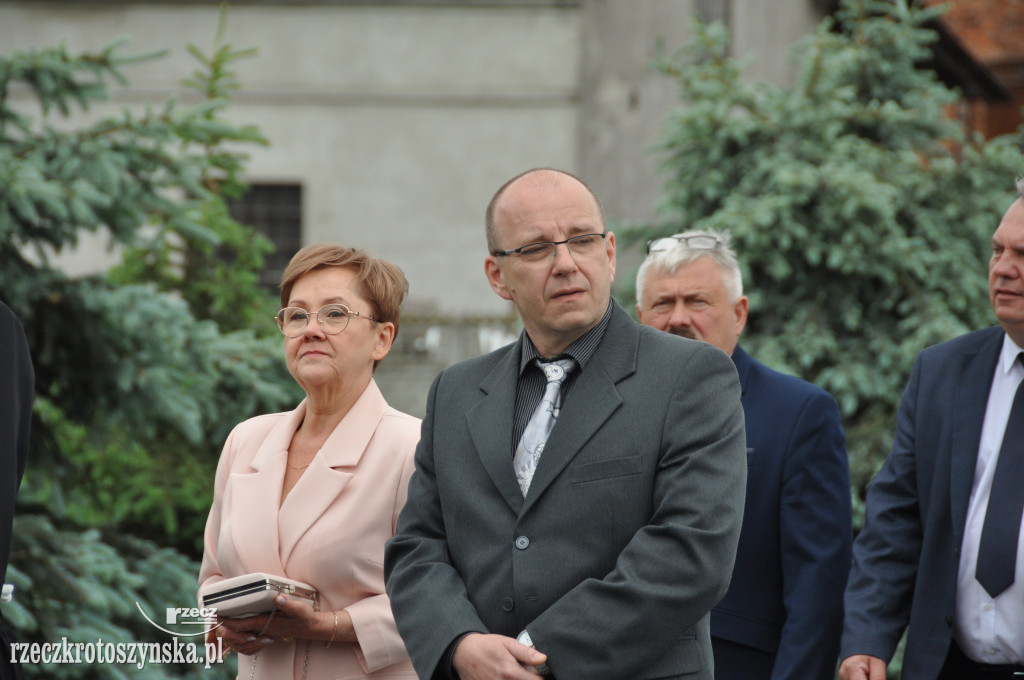 Szkole Podstawowej w Roszkach nadano imię