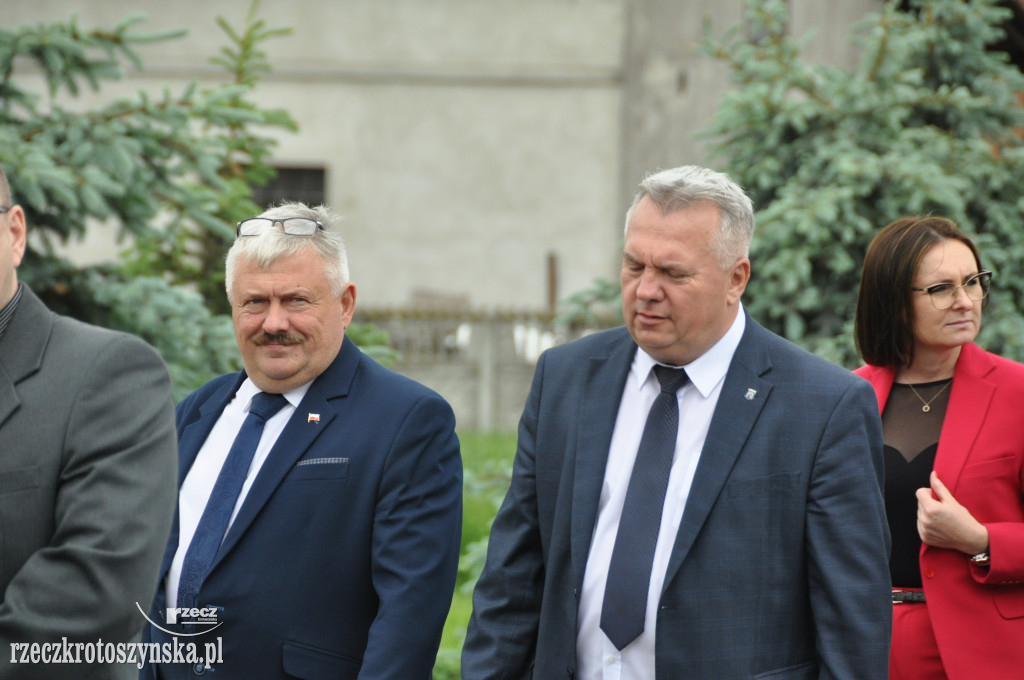 Szkole Podstawowej w Roszkach nadano imię