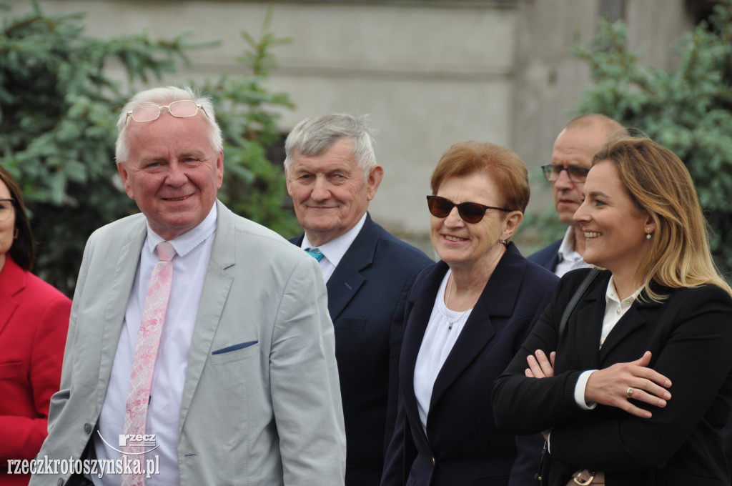 Szkole Podstawowej w Roszkach nadano imię
