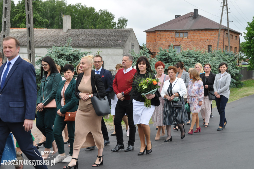 Szkole Podstawowej w Roszkach nadano imię