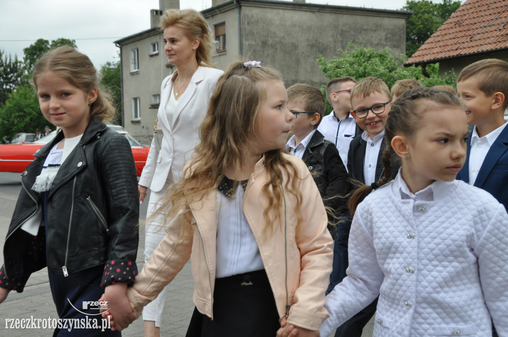 Szkole Podstawowej w Roszkach nadano imię