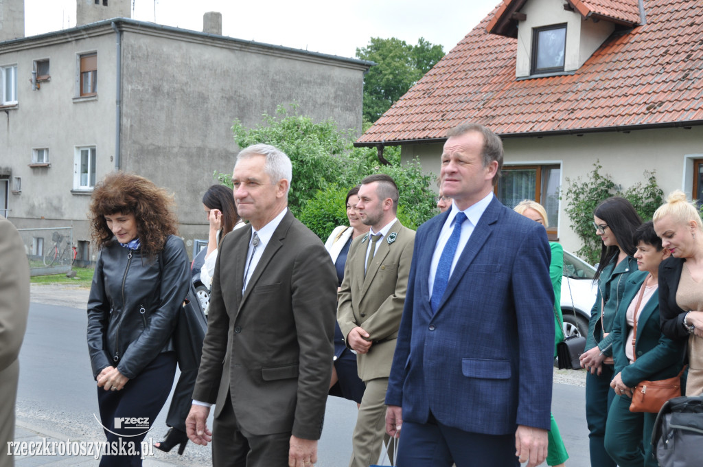 Szkole Podstawowej w Roszkach nadano imię