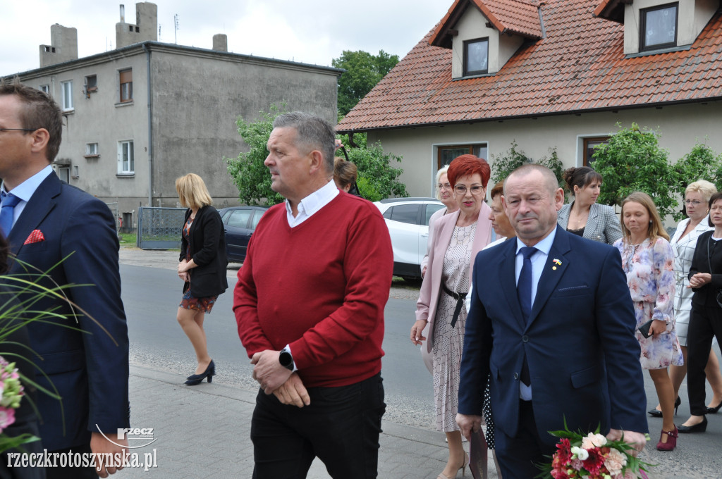 Szkole Podstawowej w Roszkach nadano imię