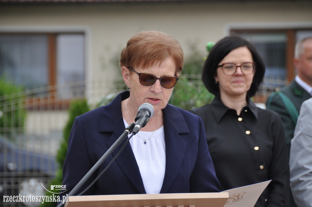 Szkole Podstawowej w Roszkach nadano imię